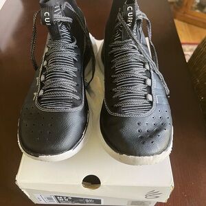 Men's Black Basketball Shoes